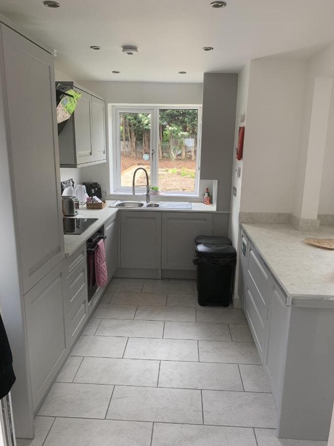 Crowthorne House, Beautiful 3 Bedroom Home For Upto 8 Guests, With Sofa Bed Cul-De-Sac With Private Driveway Nottingham Kültér fotó