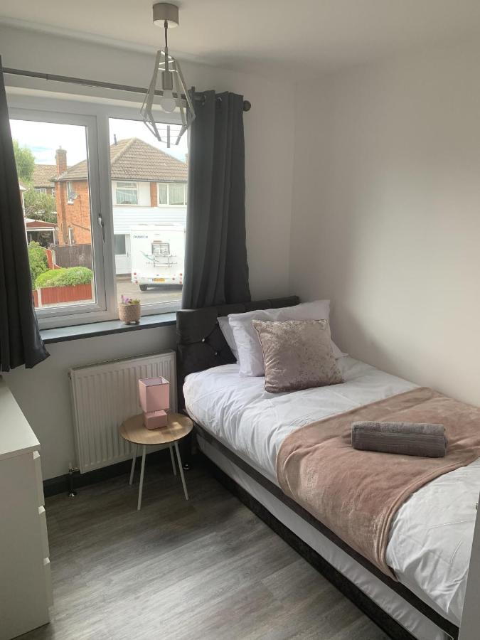 Crowthorne House, Beautiful 3 Bedroom Home For Upto 8 Guests, With Sofa Bed Cul-De-Sac With Private Driveway Nottingham Kültér fotó