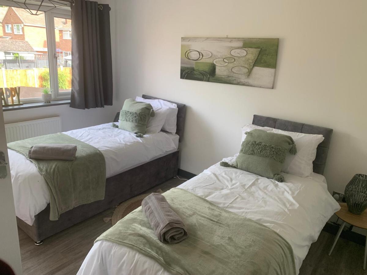 Crowthorne House, Beautiful 3 Bedroom Home For Upto 8 Guests, With Sofa Bed Cul-De-Sac With Private Driveway Nottingham Kültér fotó