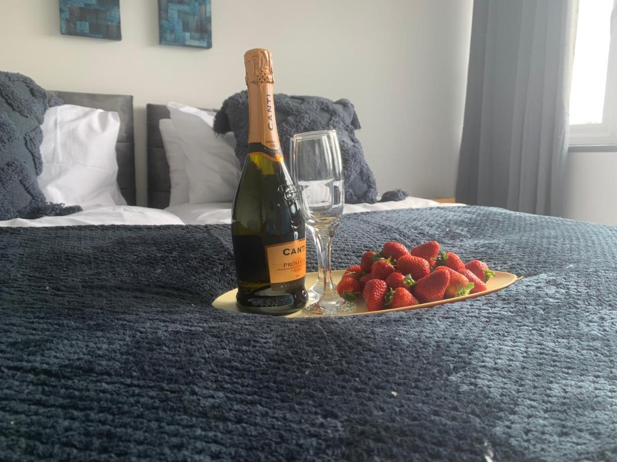 Crowthorne House, Beautiful 3 Bedroom Home For Upto 8 Guests, With Sofa Bed Cul-De-Sac With Private Driveway Nottingham Kültér fotó