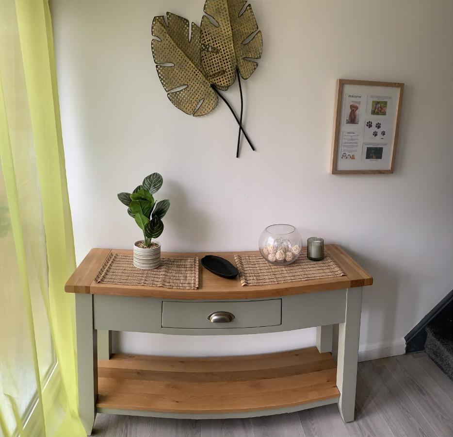 Crowthorne House, Beautiful 3 Bedroom Home For Upto 8 Guests, With Sofa Bed Cul-De-Sac With Private Driveway Nottingham Kültér fotó