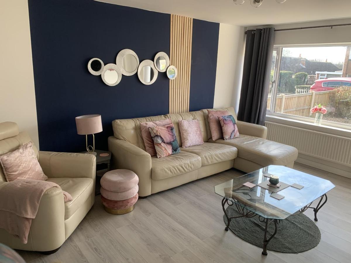 Crowthorne House, Beautiful 3 Bedroom Home For Upto 8 Guests, With Sofa Bed Cul-De-Sac With Private Driveway Nottingham Kültér fotó